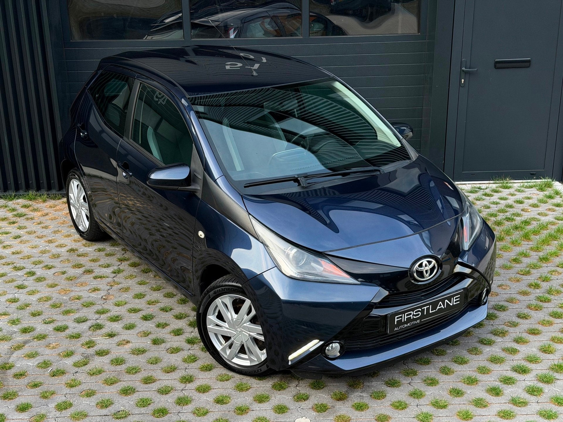 Toyota Aygo 1.0 VVT-i x-play | Achteruitrijcam | Bleutooth, Auto's, Voorwielaandrijving, Stof, Gebruikt, Origineel Nederlands
