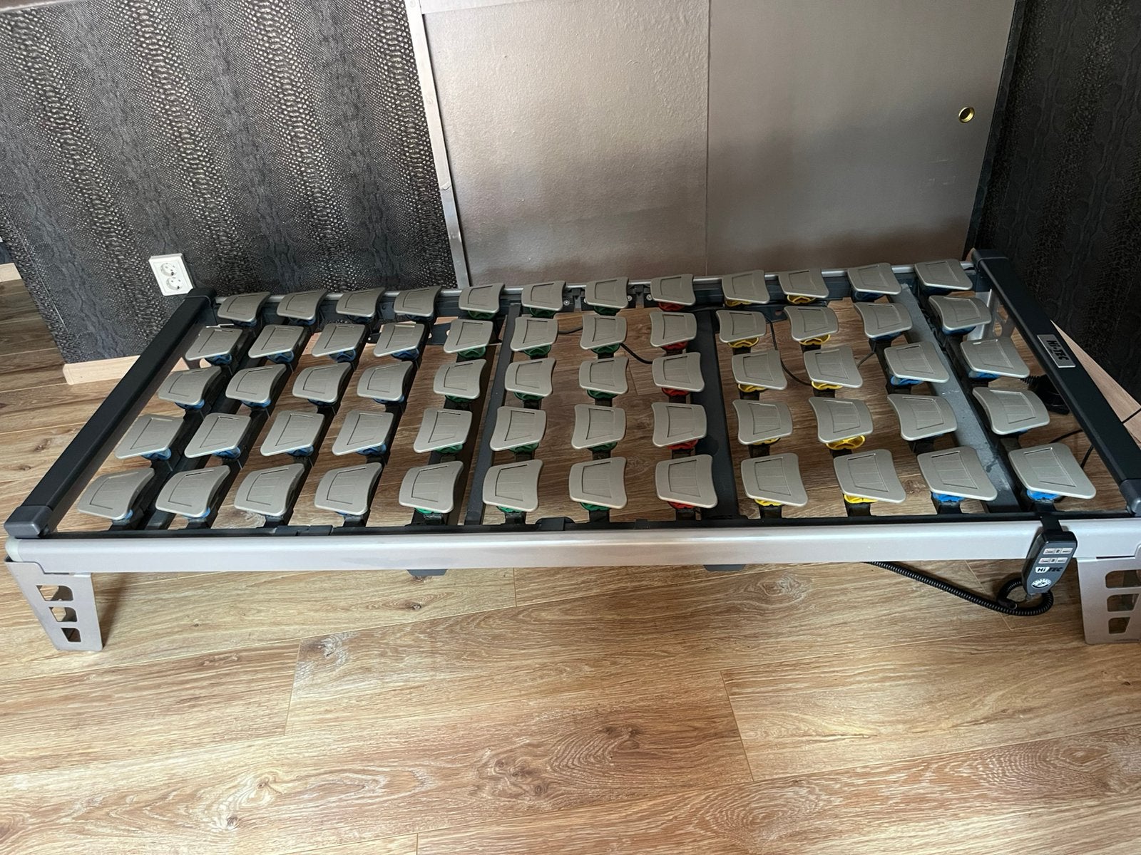 Elektrisch verstelbare schotelbodem, zeer comfortabel, Ophalen, Eenpersoons, Hout, 90 cm