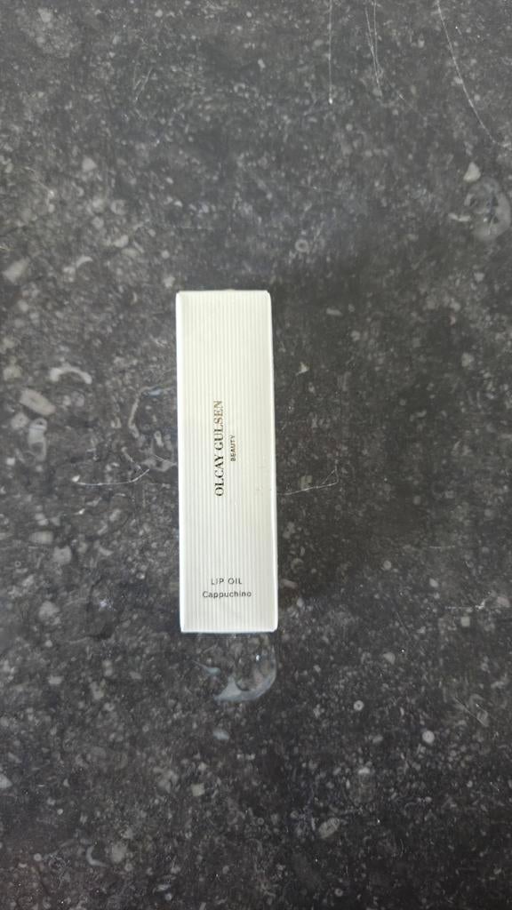 Olcay Gulsen Lip Oil Cappuccino - Nieuw in verpakking, Lippen, Bruin, Nieuw, Ophalen of Verzenden