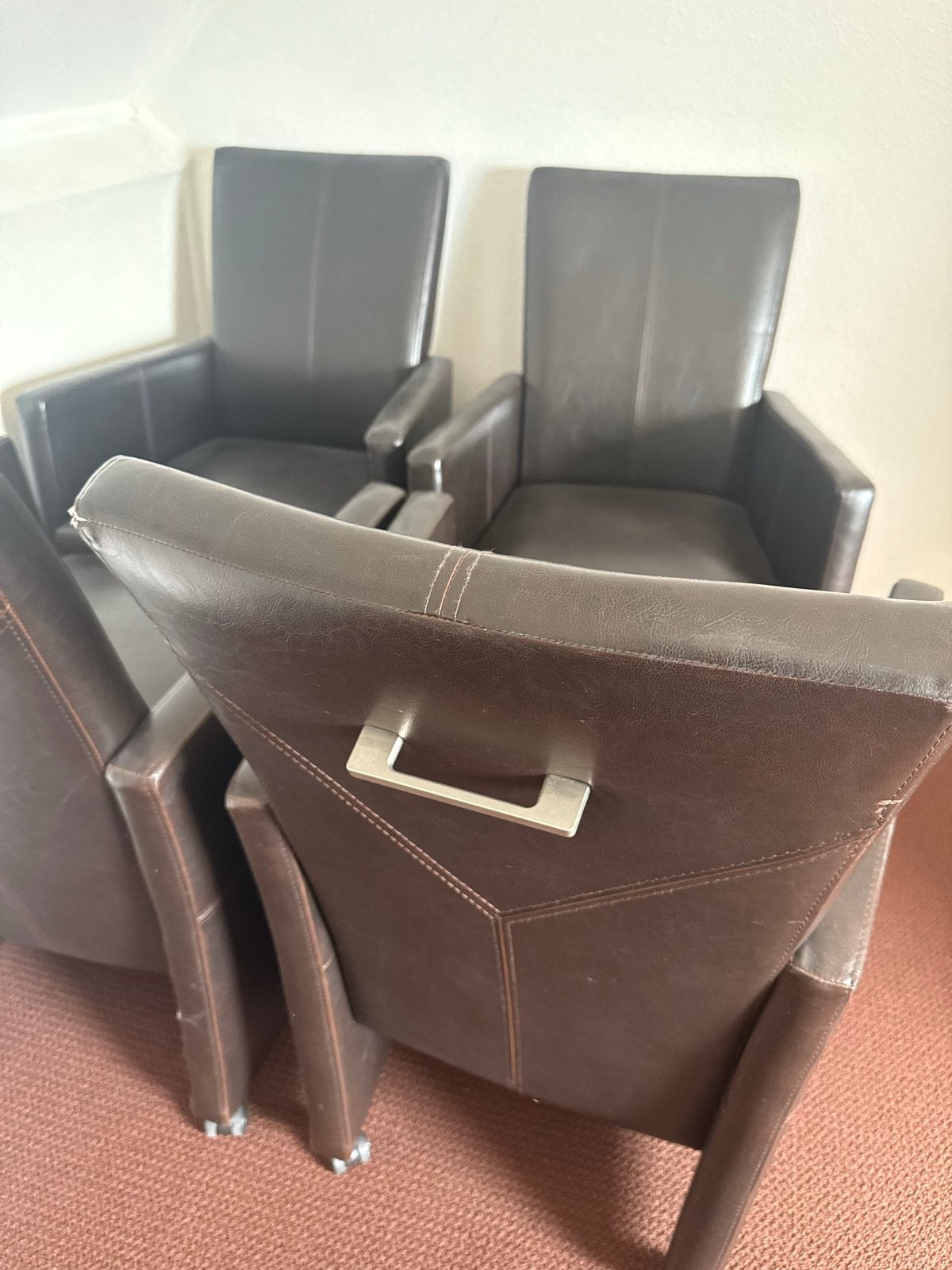 4 bruine leren eetkamerstoelen met armleuningen, Ophalen, Gebruikt, Bruin, Leer