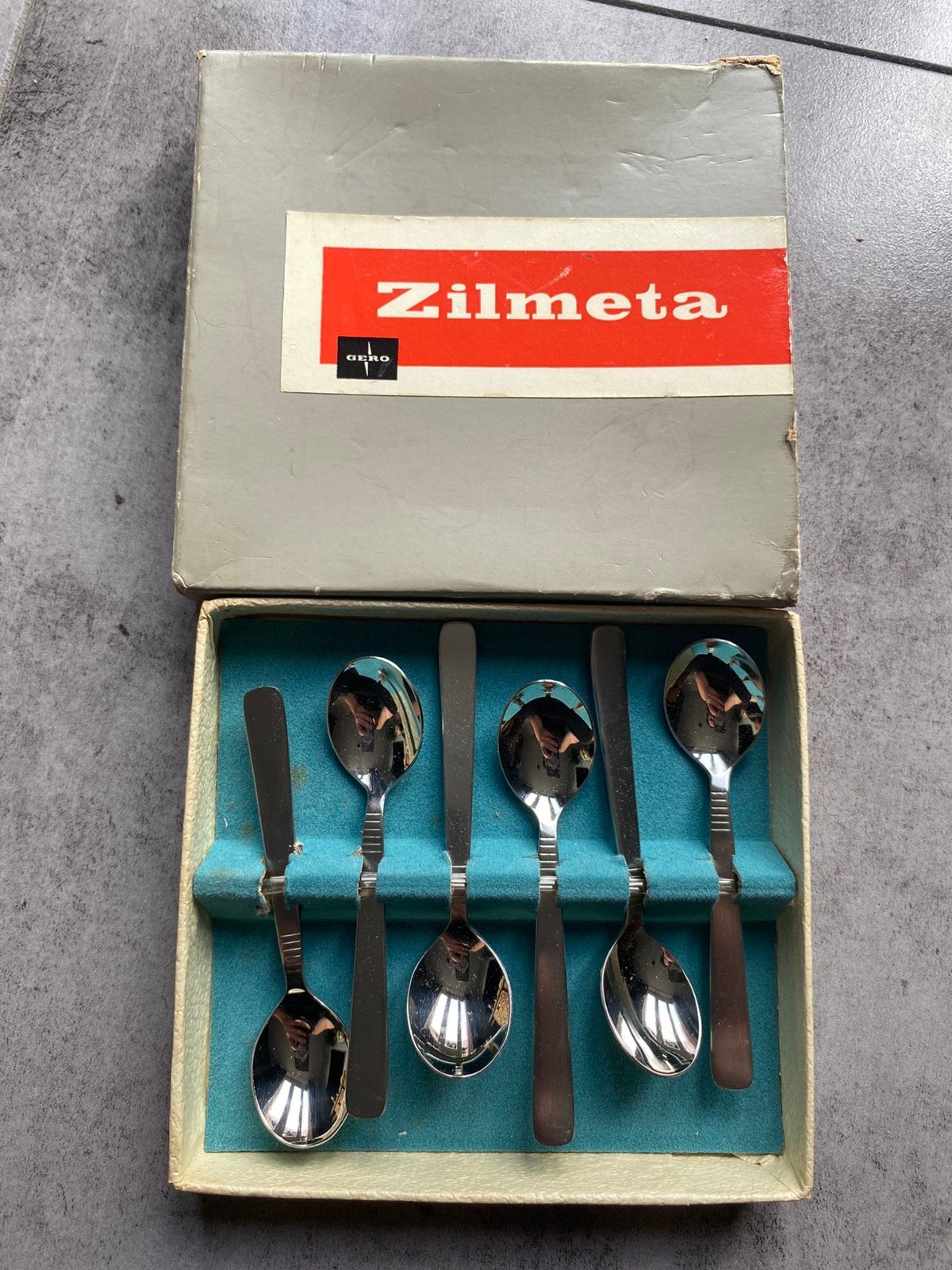 Zilmeta gero lepeltjes, Verzenden