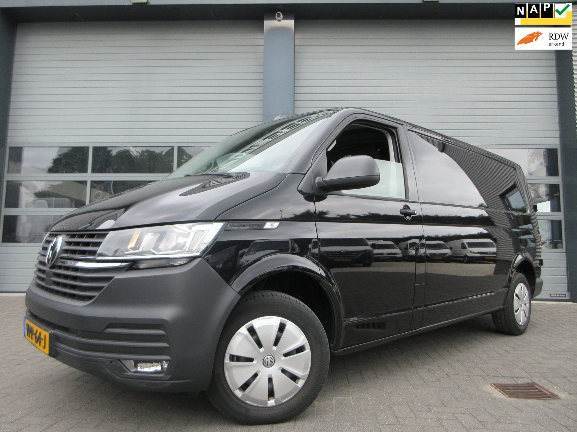 Volkswagen Transporter 2.0 TDI L2, Met Airco, Navigatie, App, Auto's, Bestelauto's, Voorwielaandrijving, Gebruikt, Euro 6, 4 cilinders