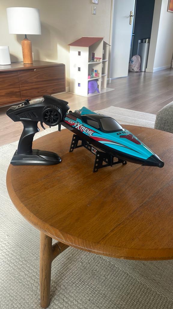 RC Boot - Afstandsbestuurbare boot, Hobby en Vrije tijd, Modelbouw | Boten en Schepen, Zo goed als nieuw, Groter dan 1:32, Overige merken