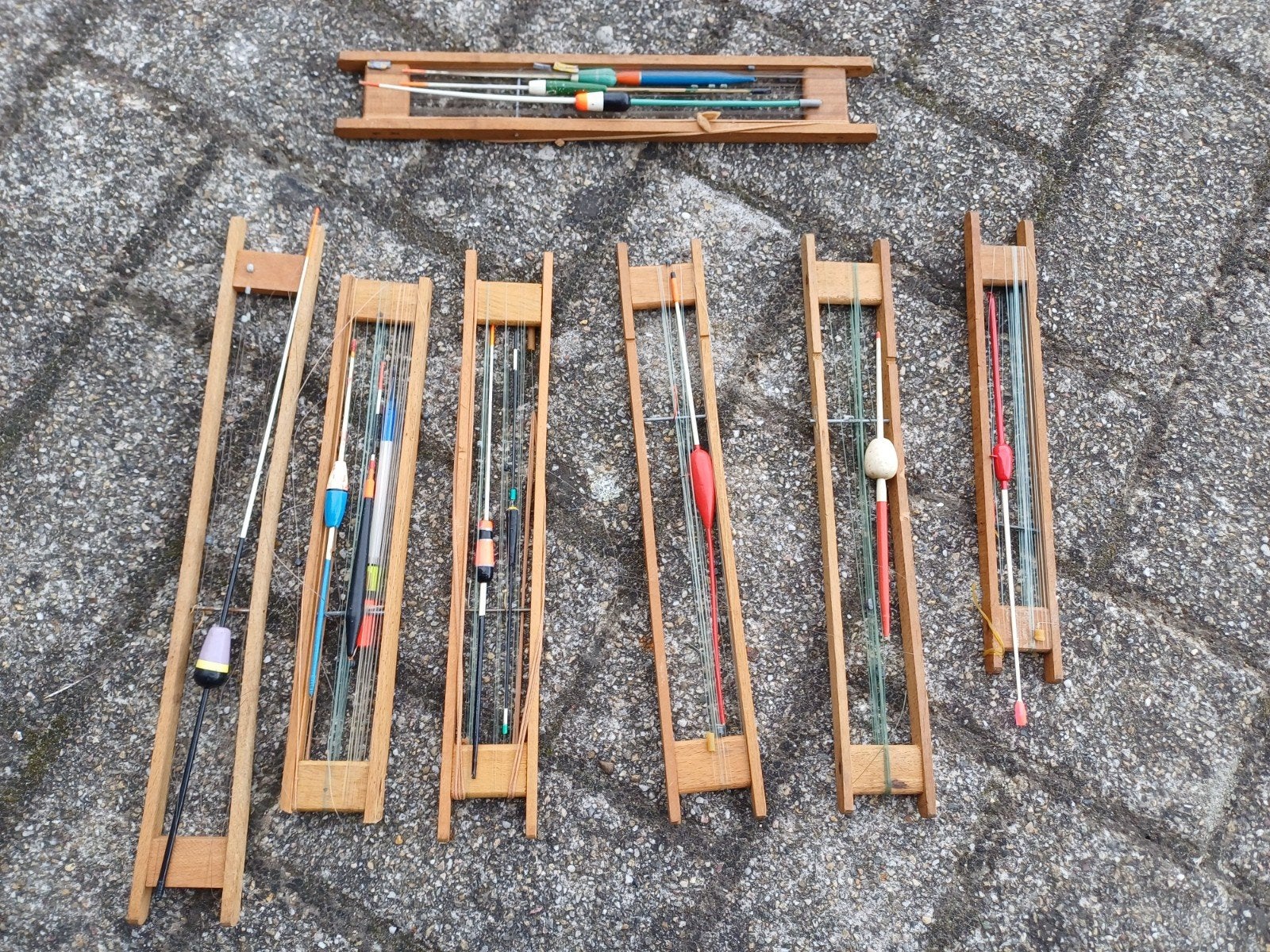 Diverse dobbers op houten houders vintage, Ophalen of Verzenden, Gebruikt, Dobber of Lood