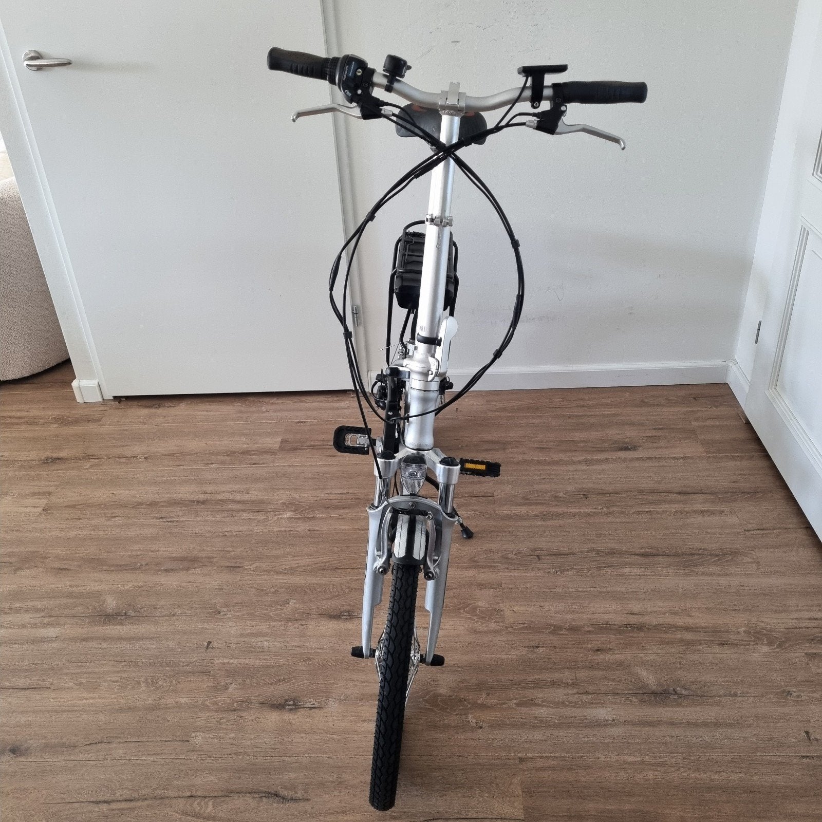 Foto 7 van 2x Z.G.A.N. E-4motion elektrische vouwfietsen (20inch)