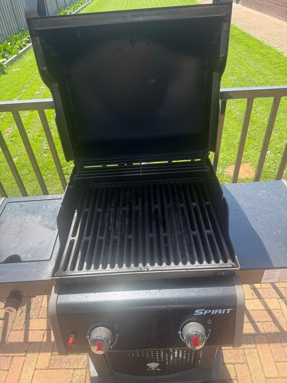 Weber Spirit gasbarbecue - Moet schoongemaakt worden, Tuin en Terras, Barbecue-accessoires, Gebruikt, Ophalen