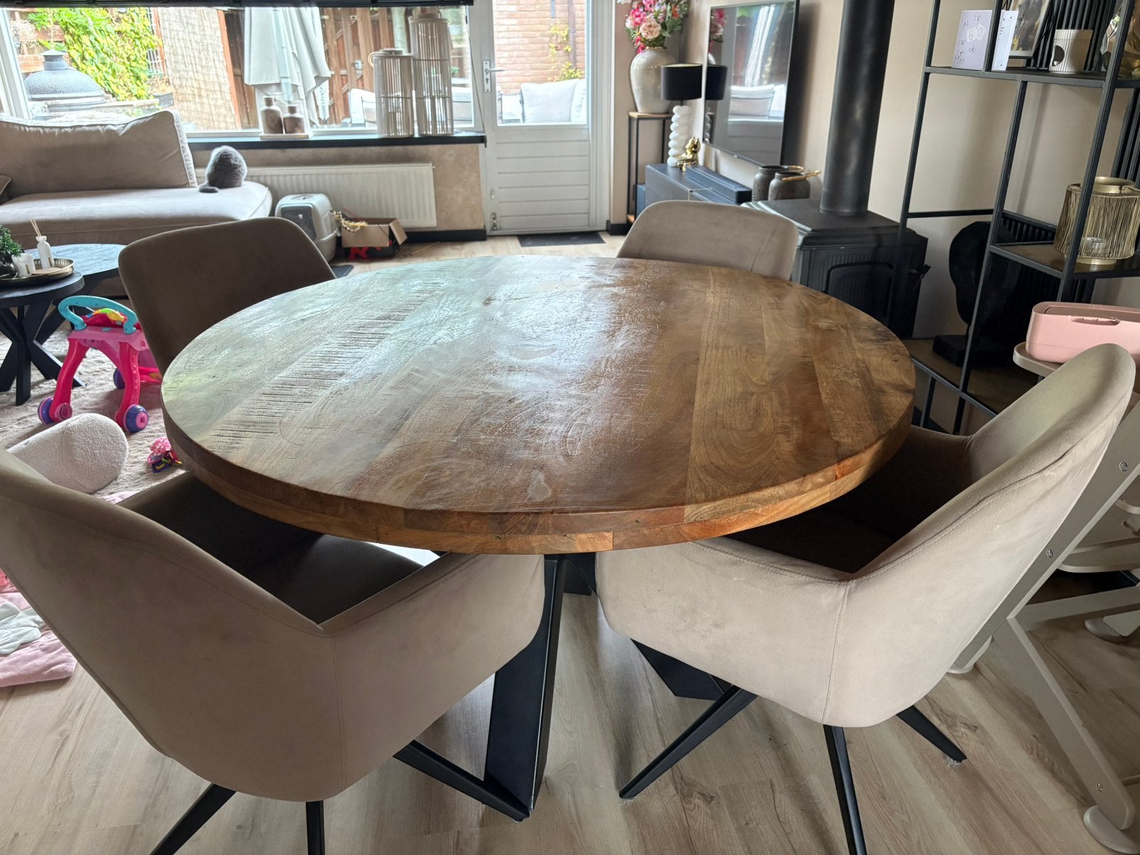 Ronde eettafel van mangohout incl. 5 stoelen, Ophalen, 100 tot 150 cm, Rond, Zo goed als nieuw