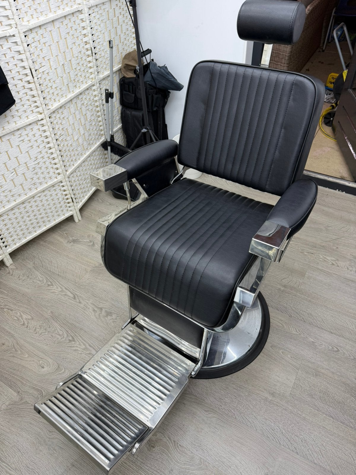 PROFESSIONELE KAPPER / BARBER STOEL MET POMP, Ophalen of Verzenden, Zo goed als nieuw, Zwart, Eén