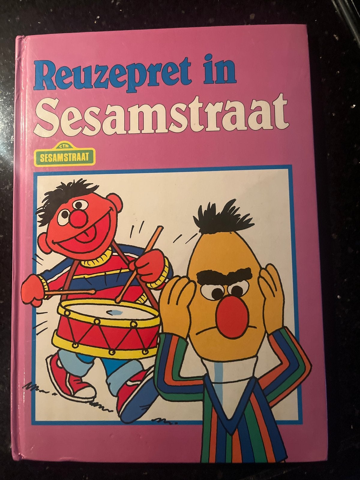 Reuzepret in Sesamstraat - Ernie en Bert kinderboek, Ophalen of Verzenden, Gelezen, Sprookjes