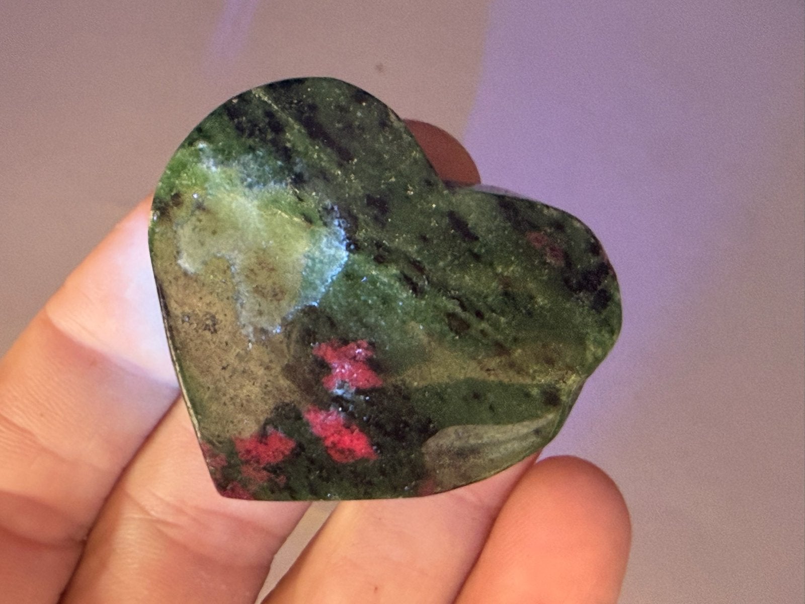 Robijn in Zoisiet Tanganyika artstone mineralen UV Actief, Verzamelen, Ophalen of Verzenden, Mineraal