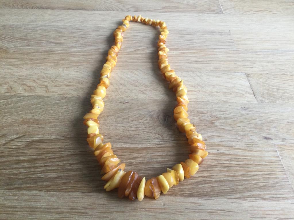 Amber ketting, brokjes boterkleur., Ophalen of Verzenden, Zo goed als nieuw