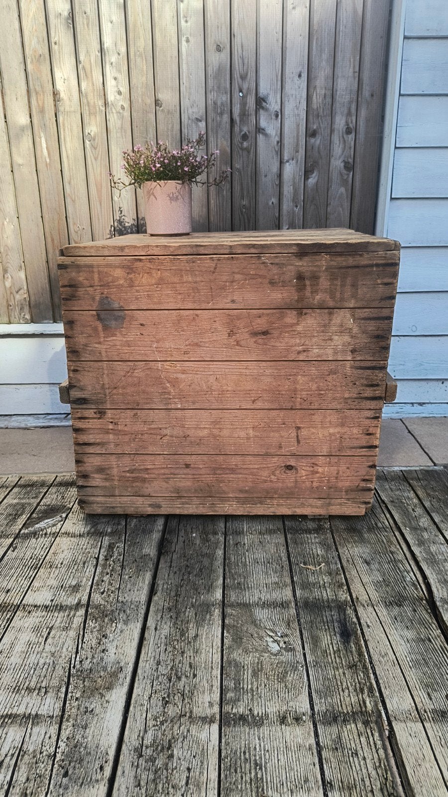 Robuuste houten kist / bijzettafel met deksel – 54,5 x 53 x, Huis en Inrichting, Woonaccessoires | Kisten, Ophalen, 50 tot 100 cm