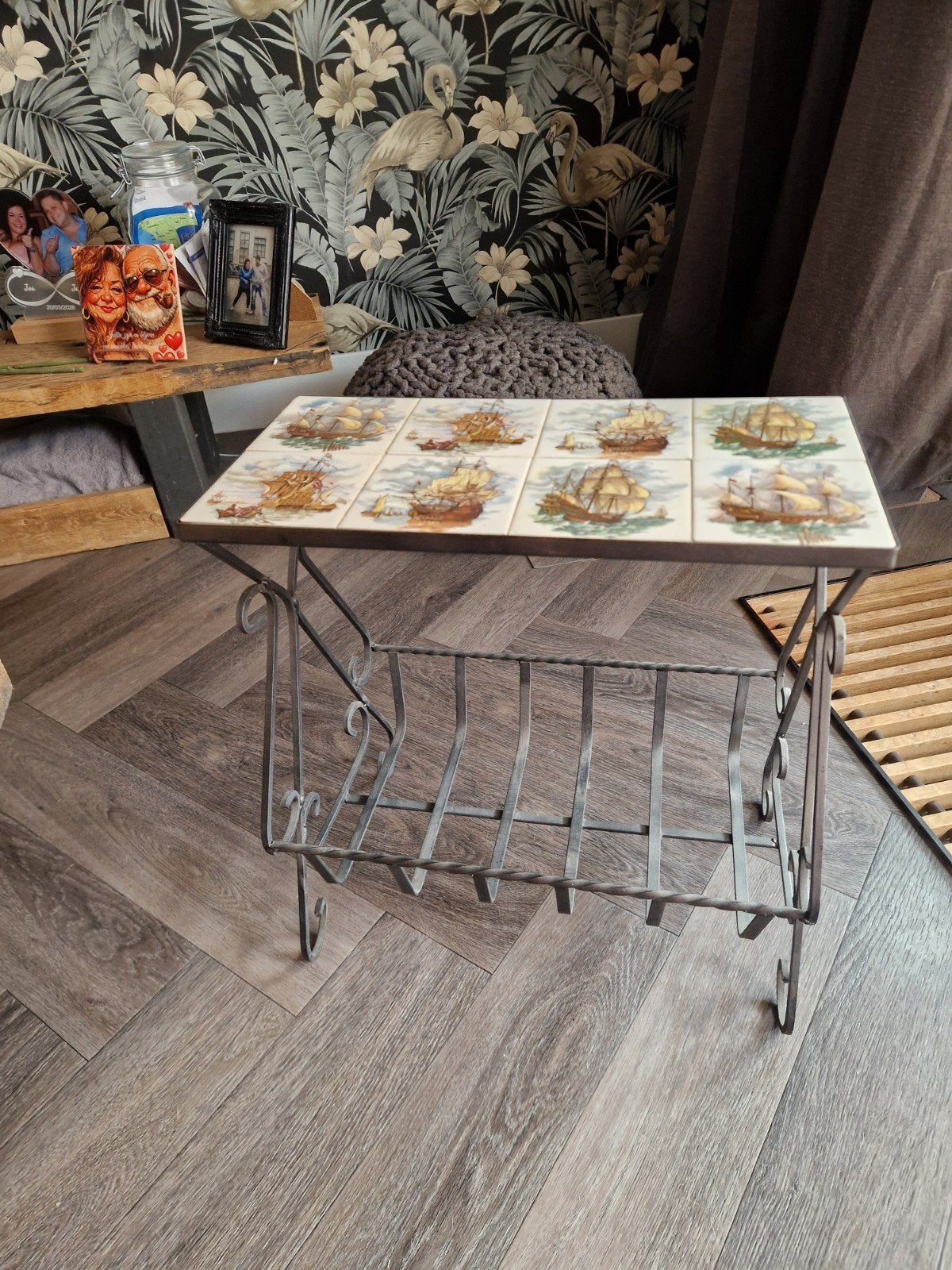 Prachtige lectuurbak met 8 unieke tegels - Schepen, Ophalen, Gebruikt, Metaal, Lectuurbak