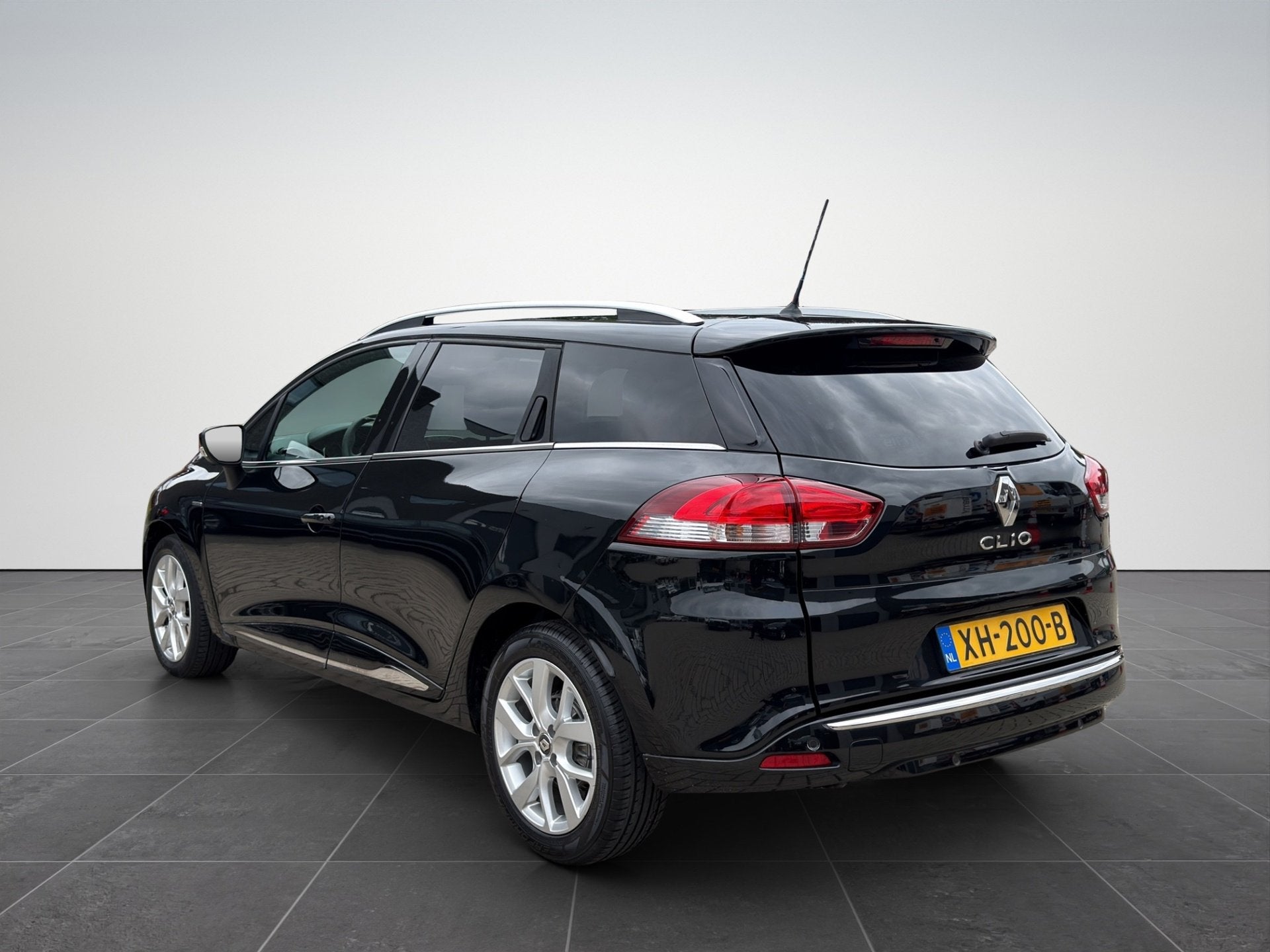 Renault Clio Estate 0.9 TCe Limited Airco|Cruise|Navigatie, Voorwielaandrijving, Gebruikt, Euro 6, 1098 kg