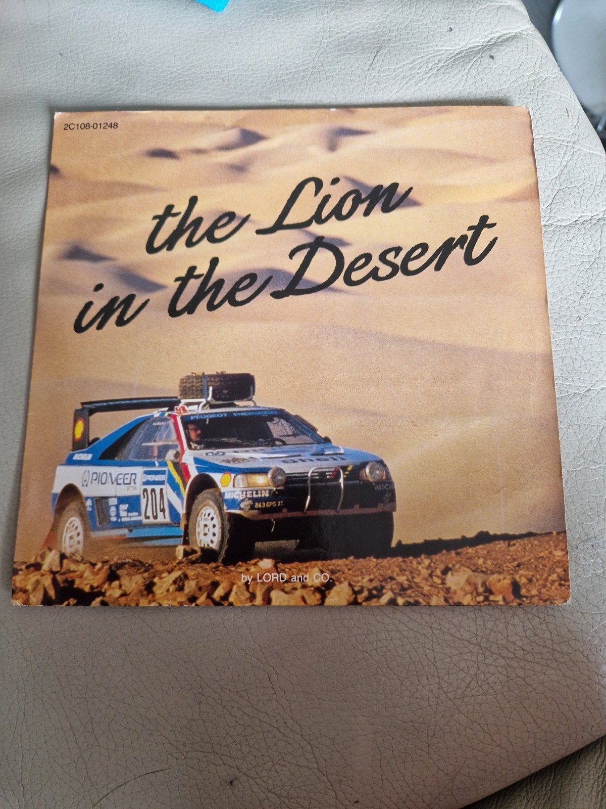 Peugeot 405 / Talbot The lion in the Desert, Ophalen of Verzenden, Gebruikt, Pop