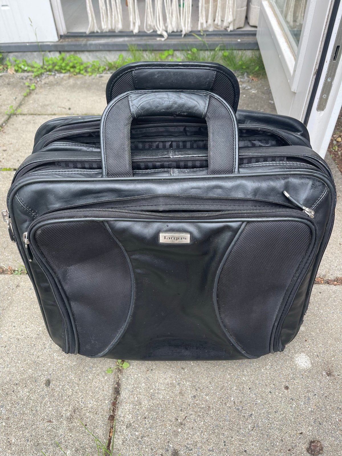 Targus laptop trolley - gebruikt, nette staat, functioneel, Gebruikt, Gevoerd laptopvak, Trolleytas, Ophalen of Verzenden