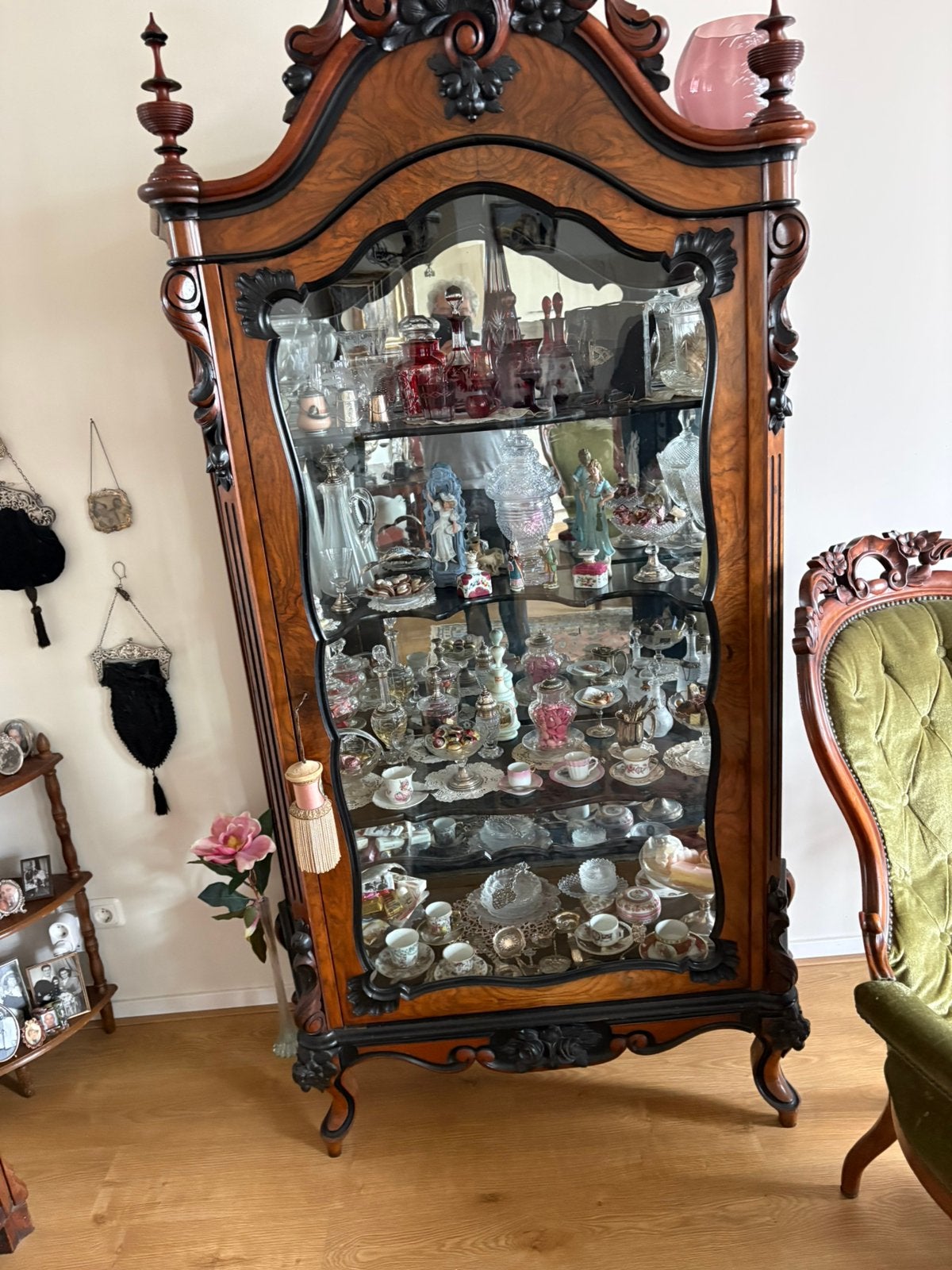 Antieke servieskast, Antiek en Kunst, Ophalen