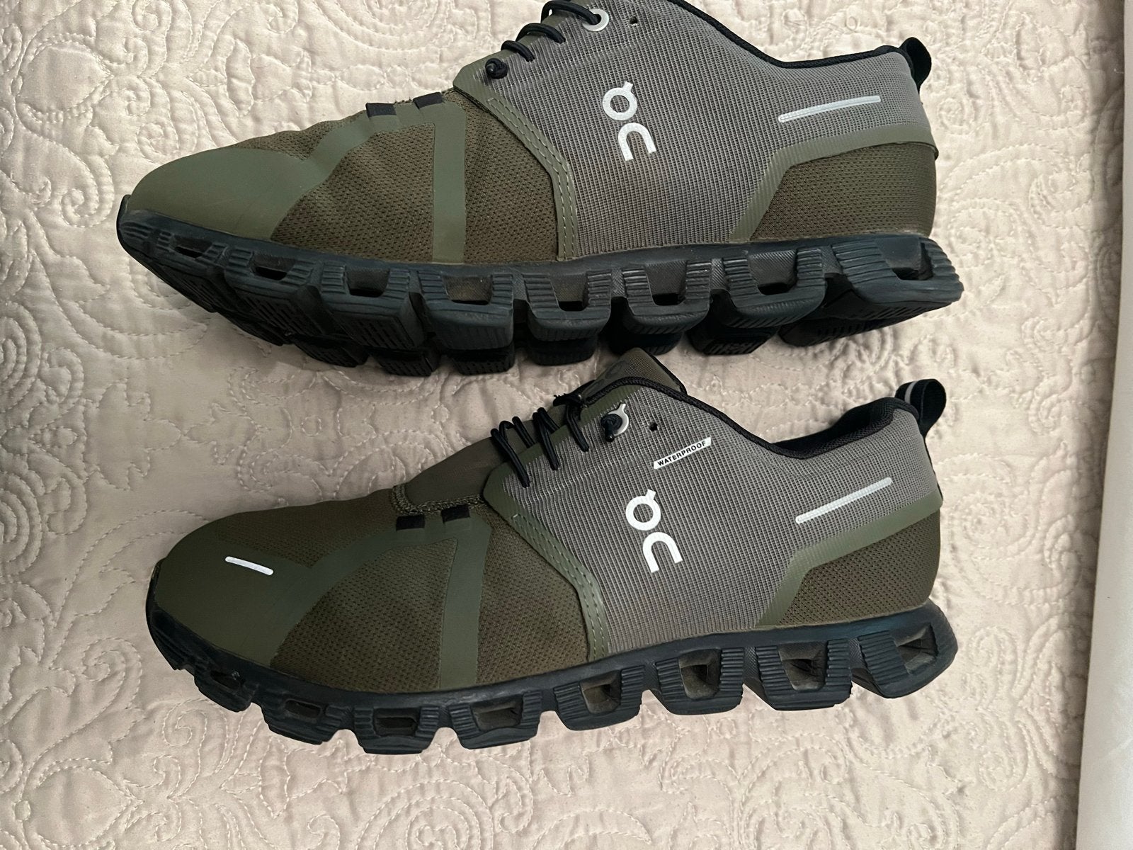 On Running Cloud Waterproof Sneakers - Maat 41 - Nieuwstaat, Kleding | Heren, Ophalen of Verzenden, Nieuw, Sneakers of Gympen
