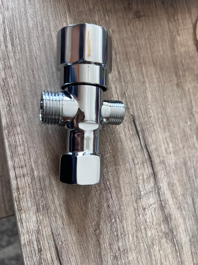 Gamma Nieuwe verchroomde 3 way angle valve, Doe-het-zelf en Verbouw, Sanitair, Ophalen of Verzenden, Nieuw, Chroom, Kraan