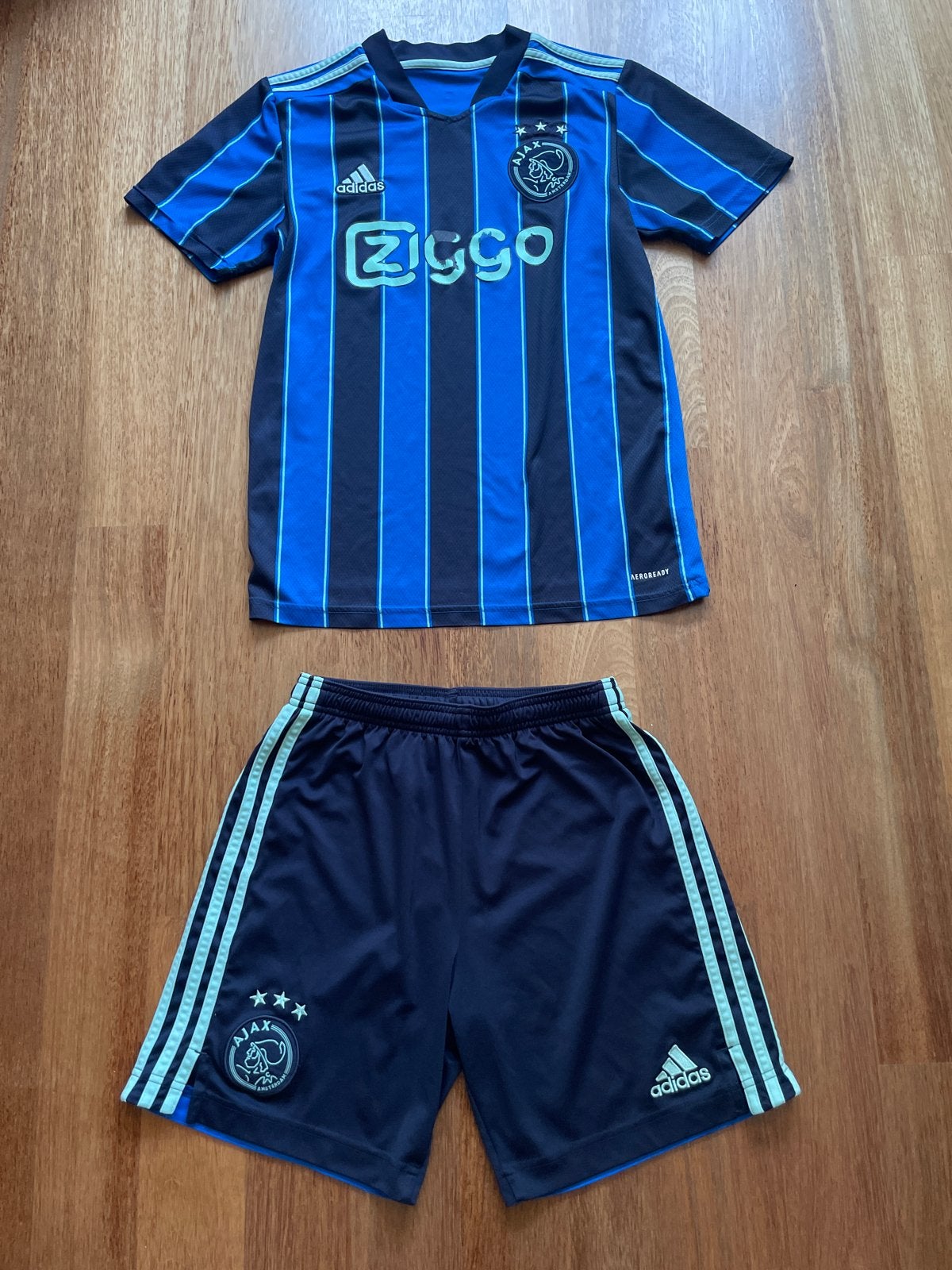 Ajax voetbal setje  Adidas - Maat S, Maat S, Ophalen of Verzenden, Gebruikt, Set