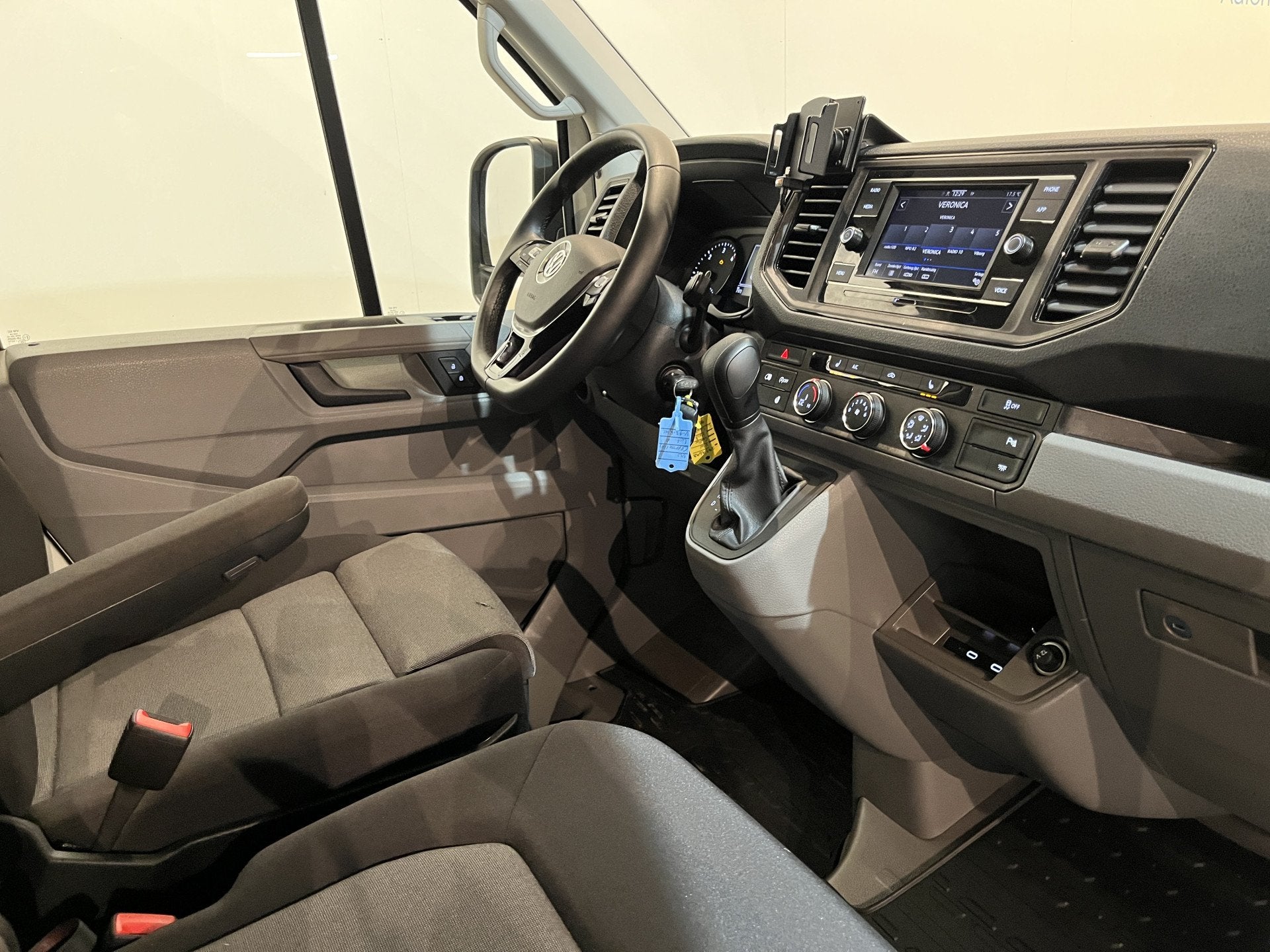 Volkswagen Crafter 35 2.0 TDI L3H3 180 PK Automaat / Euro 6, Auto's, Stof, Gebruikt, 4 cilinders, Met garantie (alle)