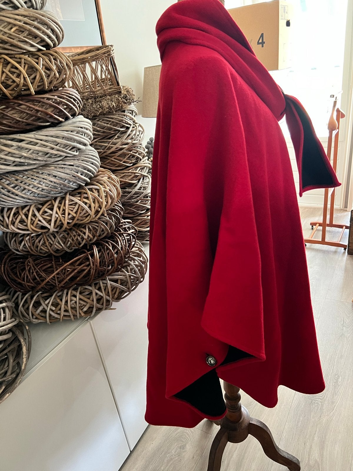 Peter James rode vintage cape van wol en kasjmier, Kleding | Dames, Ophalen of Verzenden, Gedragen, Maat 38/40 (M), Rood