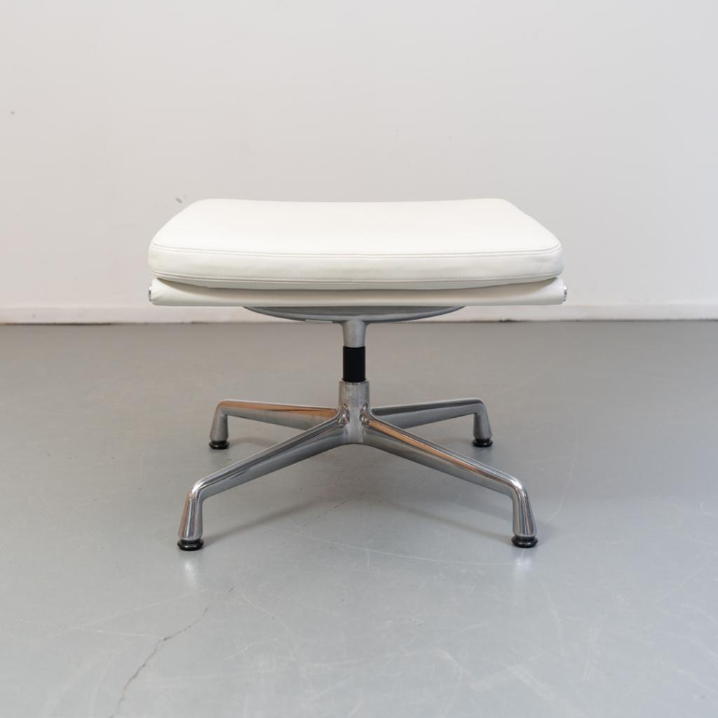 1x Vitra Eames EA 223 Soft Pad Hocker Wit Leer - Gepolijst