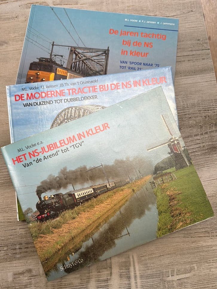 3 Boeken jaren 80 Nederlandse Spoorwegen, Ophalen of Verzenden, Gebruikt, Trein, Boek of Tijdschrift