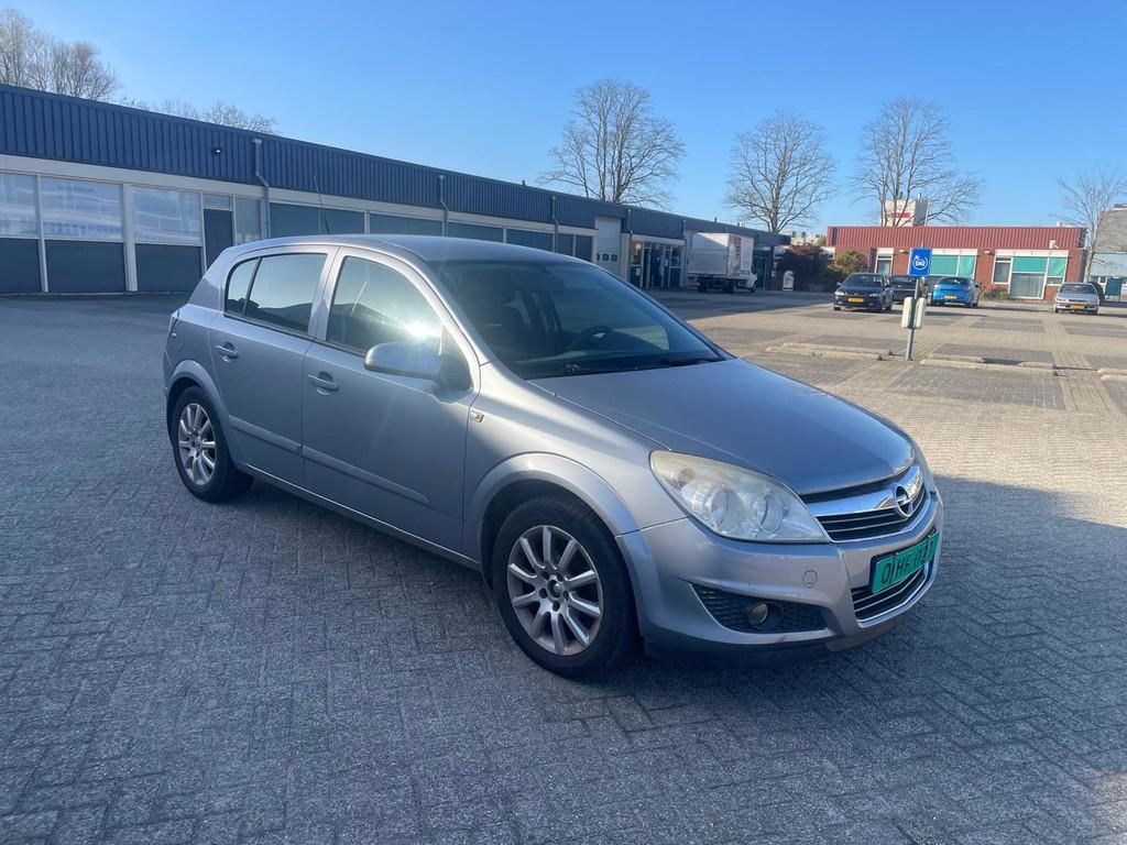 Opel Astra 1.6 Temptation Automaat, Gebruikt, 4 cilinders, 635 kg, 116 pk