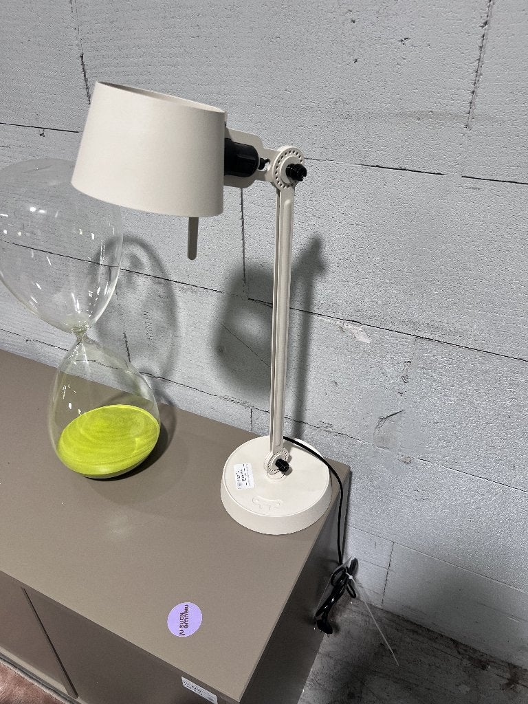 Tonone Bolt Tafellamp bureau 1 foot Wit | Van €468, nu, Tonone, Nieuw, Wit, Ophalen of Verzenden