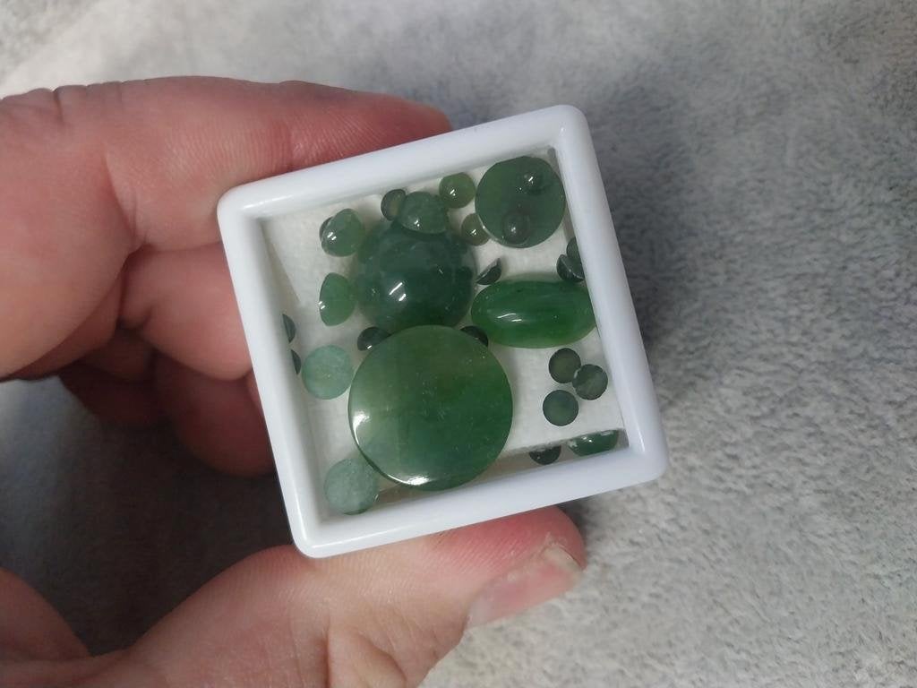 Mix van kleine en grote jade cabochons, Ophalen of Verzenden