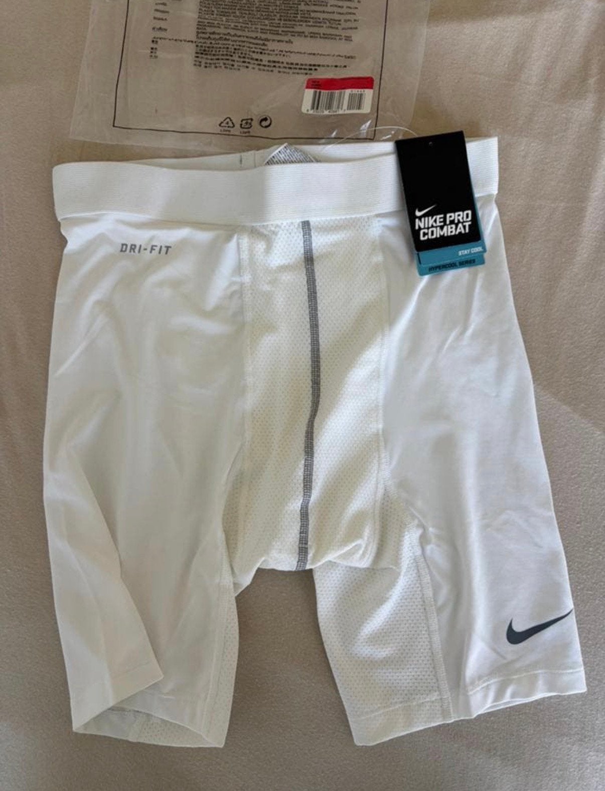 Nike Pro Combat sport short maat L, Kleding | Heren, Maat 52/54 (L), Verzenden, Wit, Nieuw