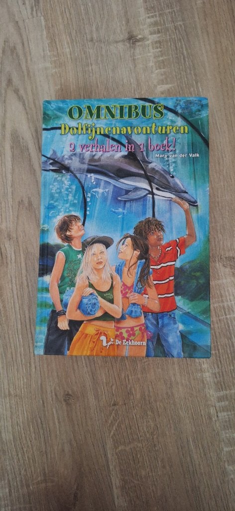 Omnibus dolfijnen avonturen, Ophalen of Verzenden, Zo goed als nieuw, Mary van der Valk, Fictie