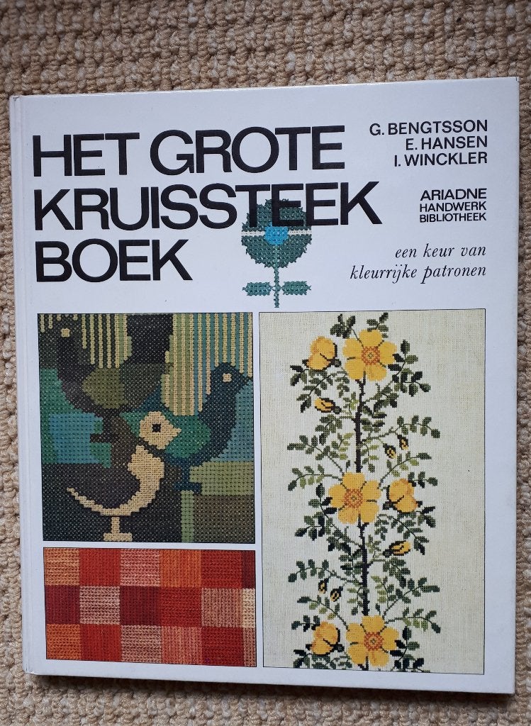 98 .. het grote kruissteken boek, Hobby en Vrije tijd, Borduren en Borduurmachines, Ophalen of Verzenden, Nieuw, Patroon