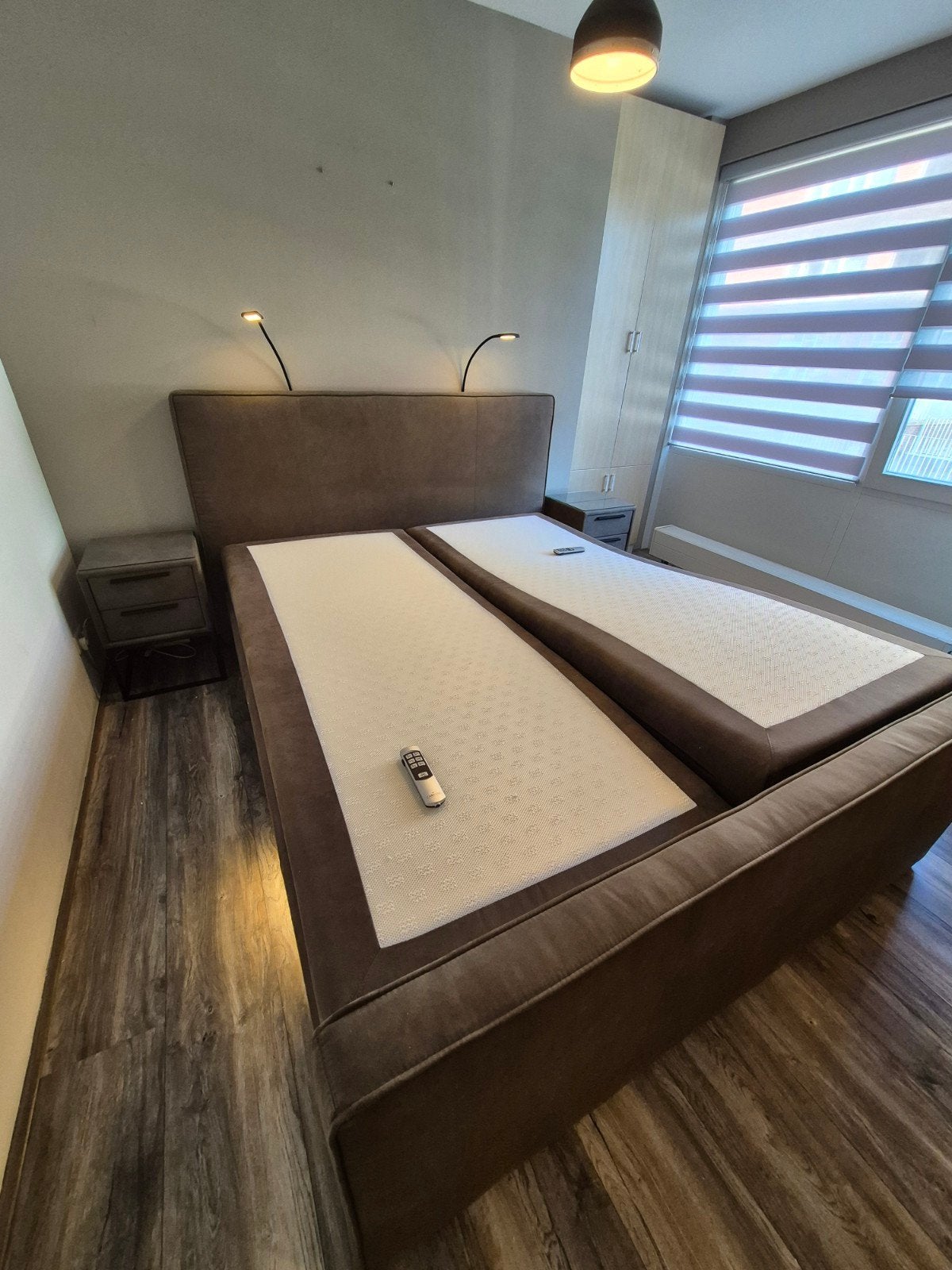 Caresse Elektrisch Verstelbaar Bed 210x180cm, Huis en Inrichting, Ophalen, Overige materialen, Verstelbaar, Bruin
