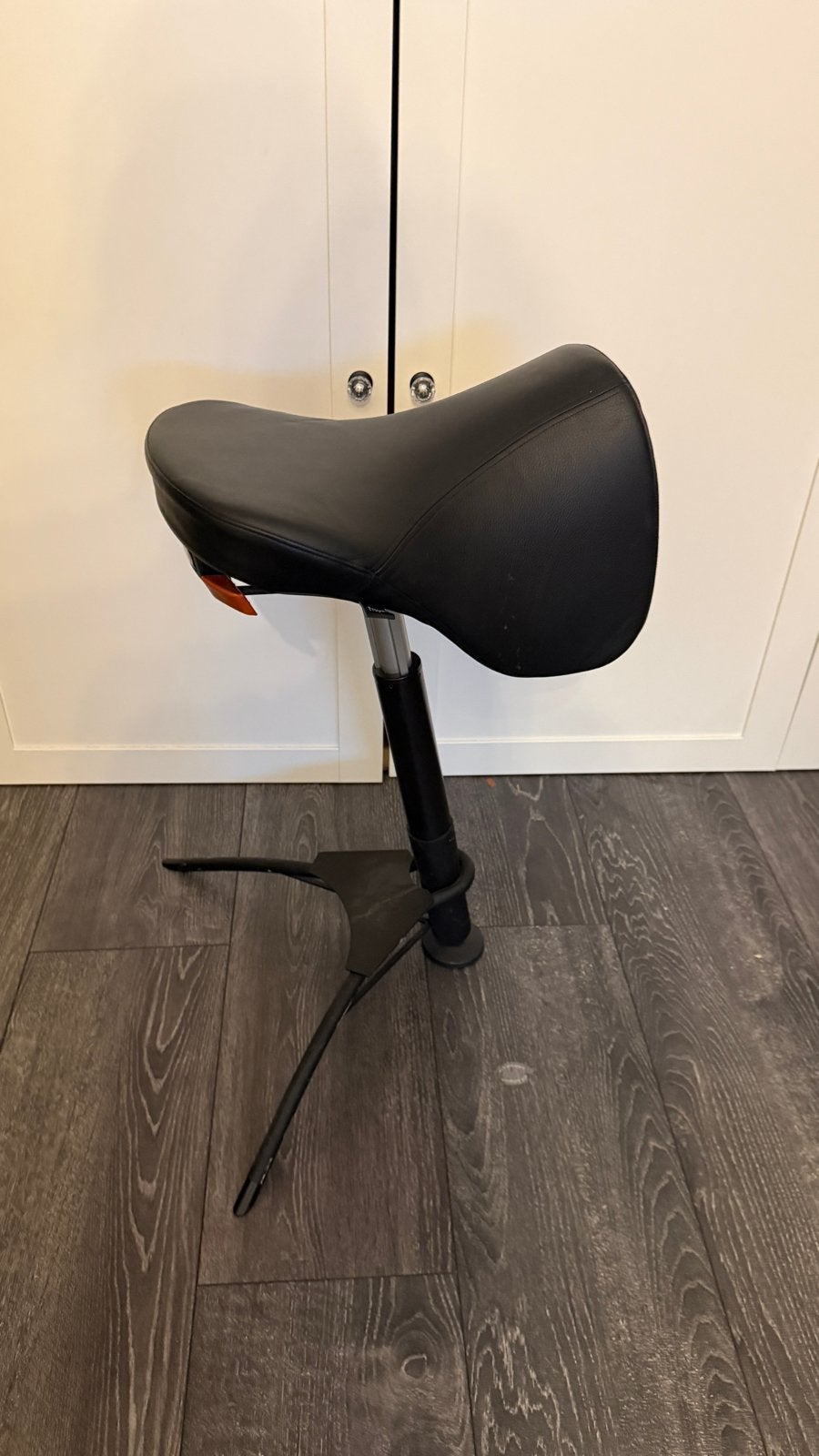 Ergonomische Zadelkruk - SOLO - Zwart, Ophalen, Kunststof, Zwart, Zo goed als nieuw