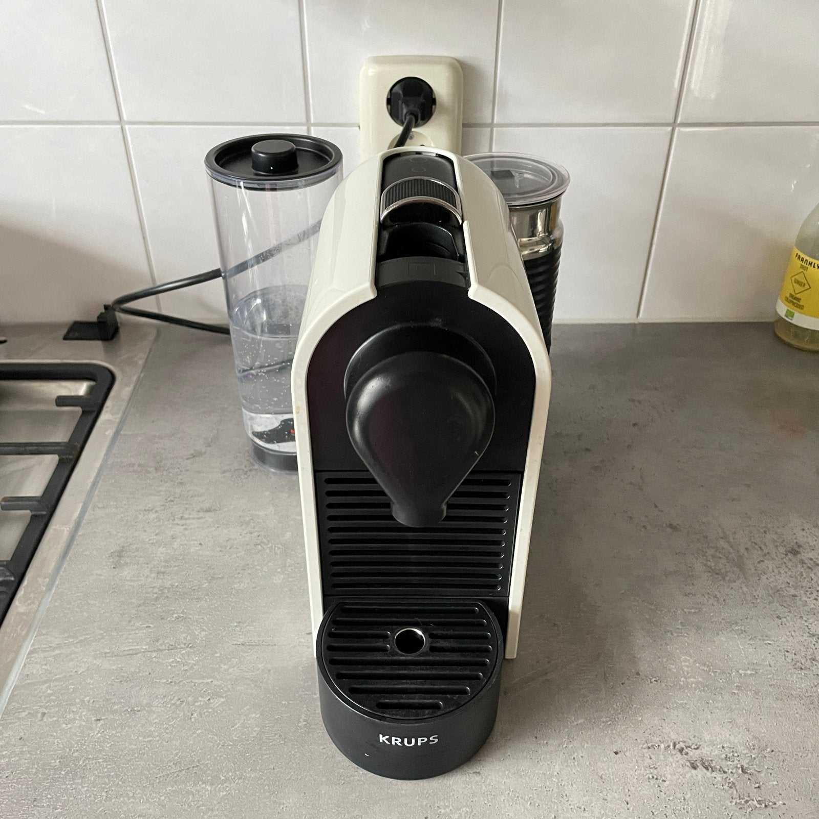 Nespresso Krups koffieapparaat met melkopschuimer, Espresso apparaat, Ophalen of Verzenden, Zo goed als nieuw, 1 kopje