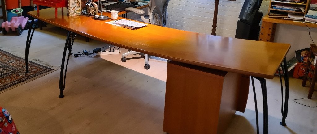 Chique L-vormig bureau 2.20x1.45m met lichte boog, Huis en Inrichting, Ophalen, Gispen, Hout, Hoekbureau