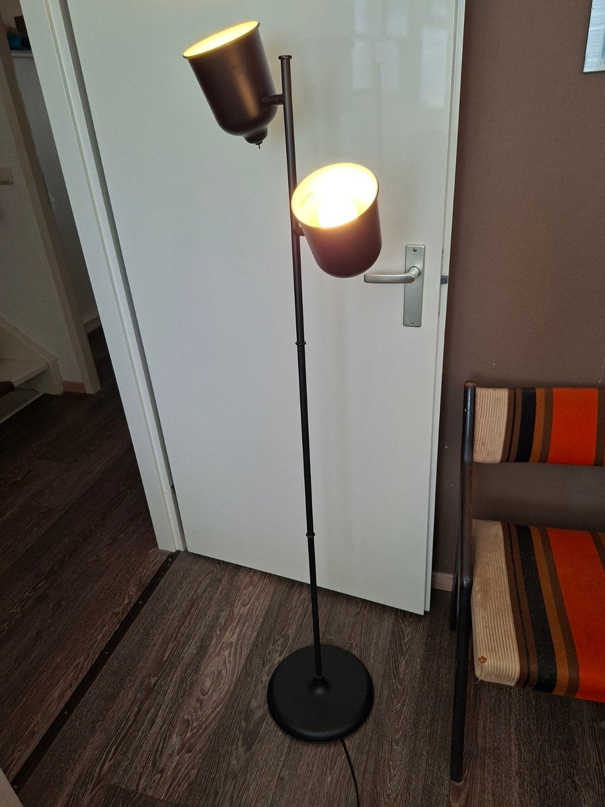 Zwarte staande lamp met twee verstelbare spots, Ophalen, Gebruikt, E27 (groot), Metaal