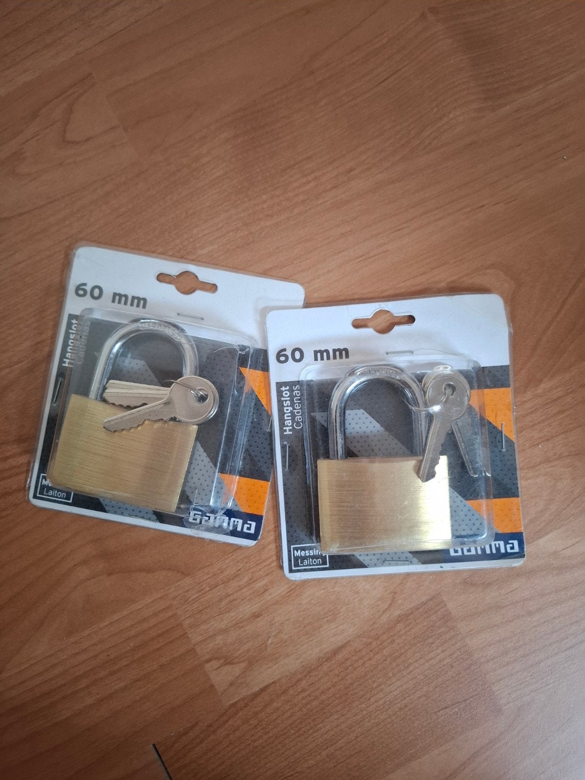 Nieuwe Gamma Messing Hangsloten 60 mm (2 stuks), Ophalen of Verzenden, Nieuw, Koper of Messing, Slot