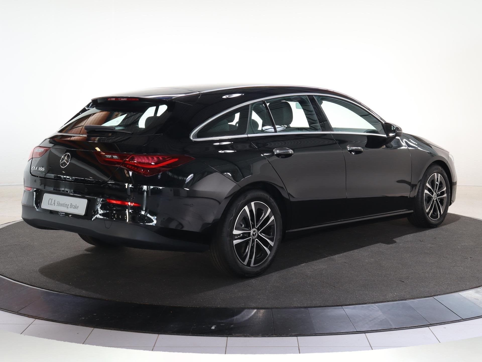 Mercedes-Benz CLA-klasse Shooting Brake 180 Star Edition | D, CLA, 136 pk, Gebruikt, 4 cilinders