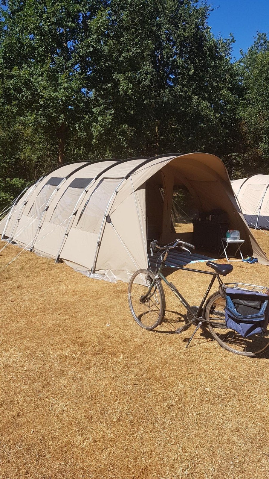 Ruime Vrijbuiter Birch 6 familietent te koop, Caravans en Kamperen, Tenten, Ophalen of Verzenden, Gebruikt, Tot en met 6