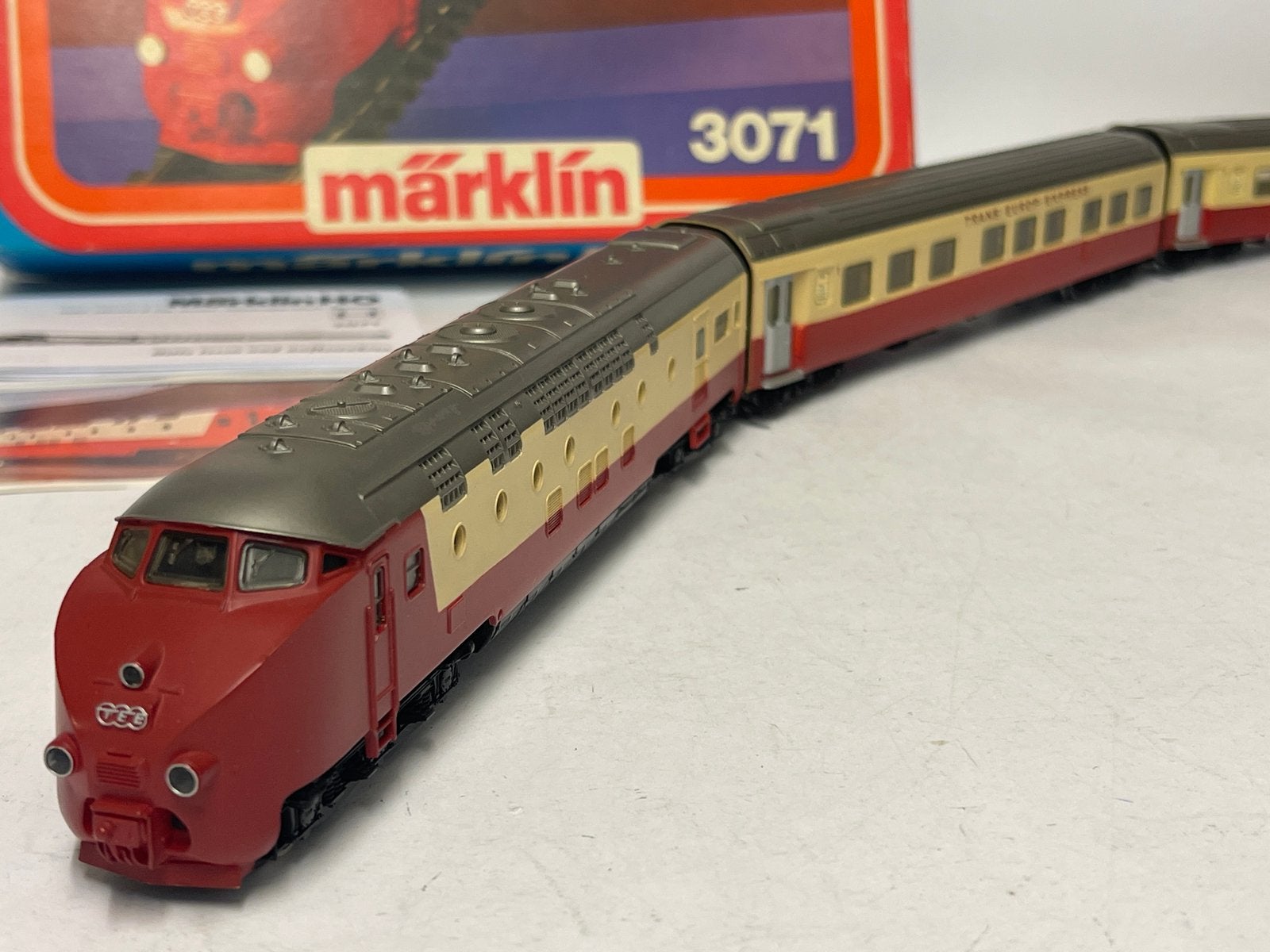 ** NIEUWSTAAT !! ** Märklin TEE 3071 ** NS ** VERLICHTING **, Hobby en Vrije tijd, Wisselstroom, Treinset, Analoog, Ophalen of Verzenden