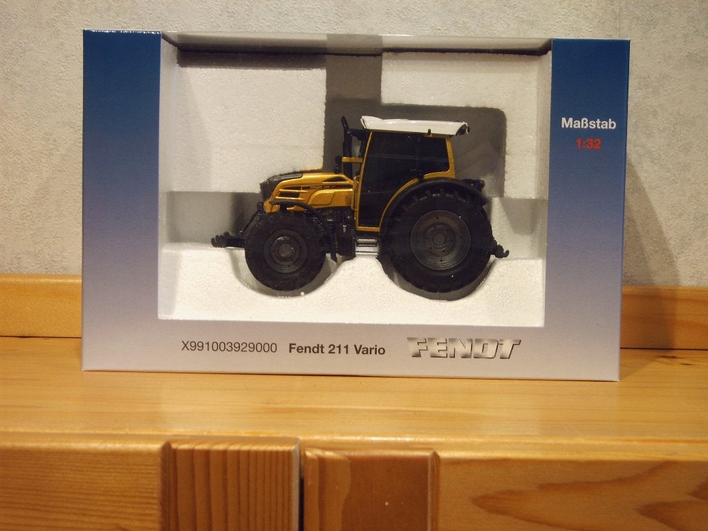 Schuco Fendt 211 Vario goud 100.000 editie, Ophalen of Verzenden, Nieuw, Tractor of Landbouw, Schuco