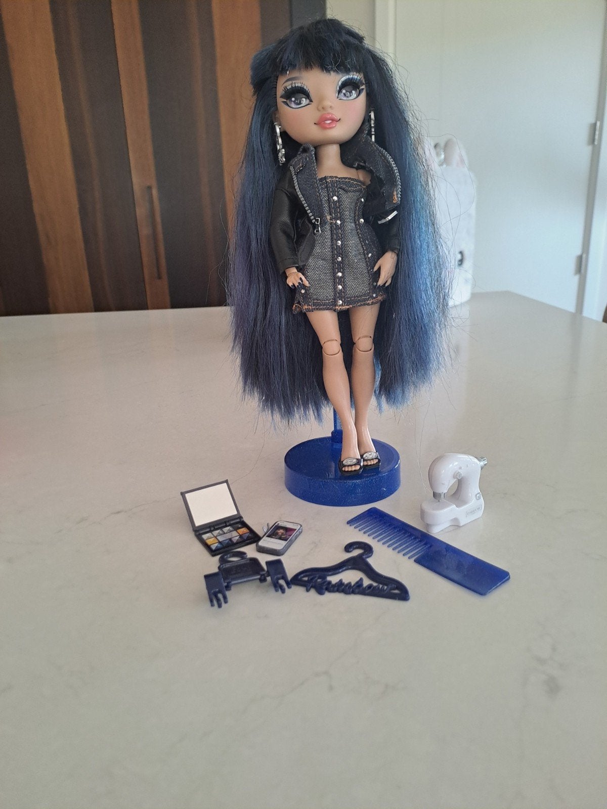 Rainbow High Pop - Krystal Bailey met accessoires, Ophalen of Verzenden, Zo goed als nieuw