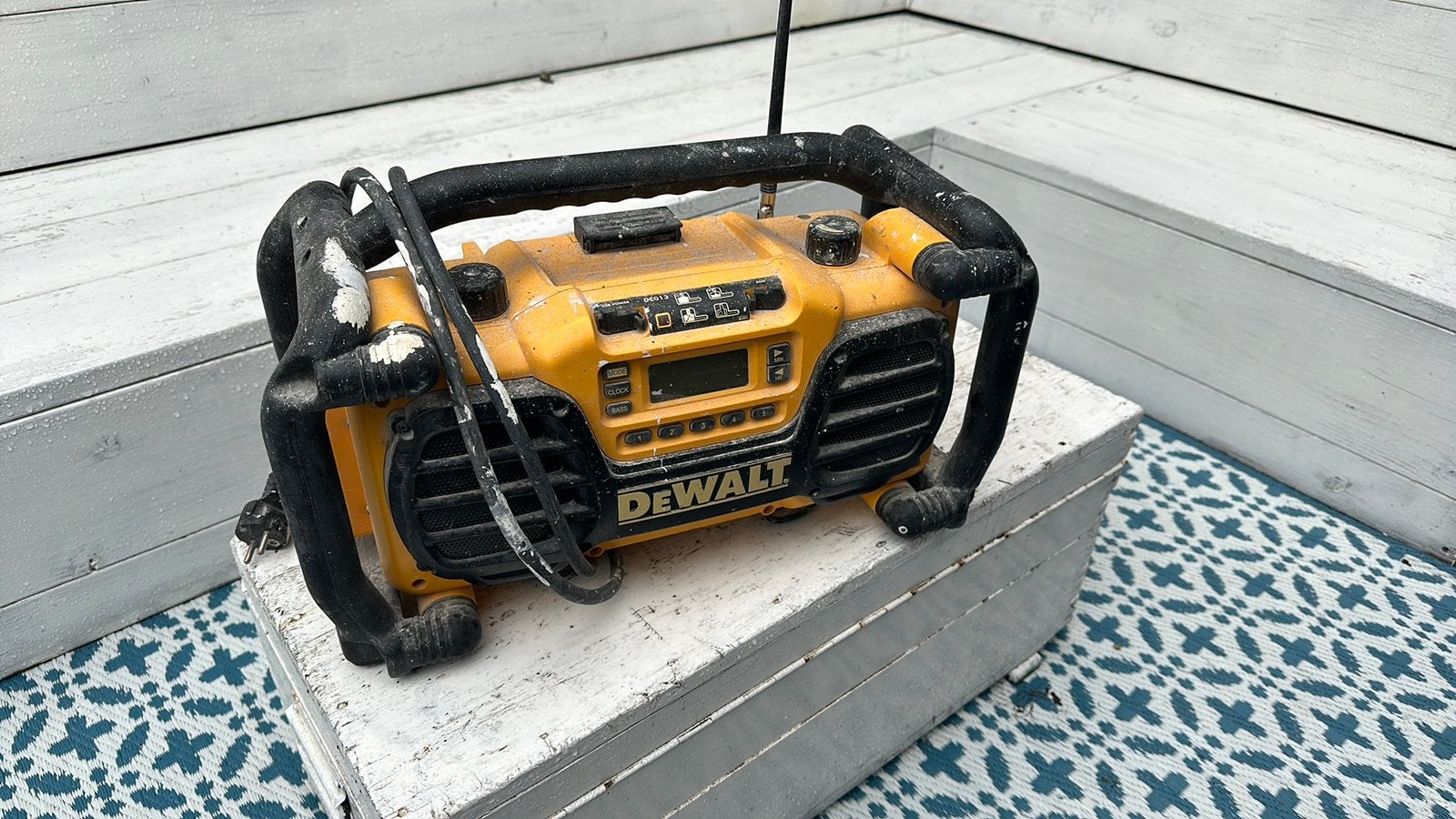 DeWalt Bouwradio met Accu en Stopcontacten, Ophalen, Niet werkend, Bouwradio