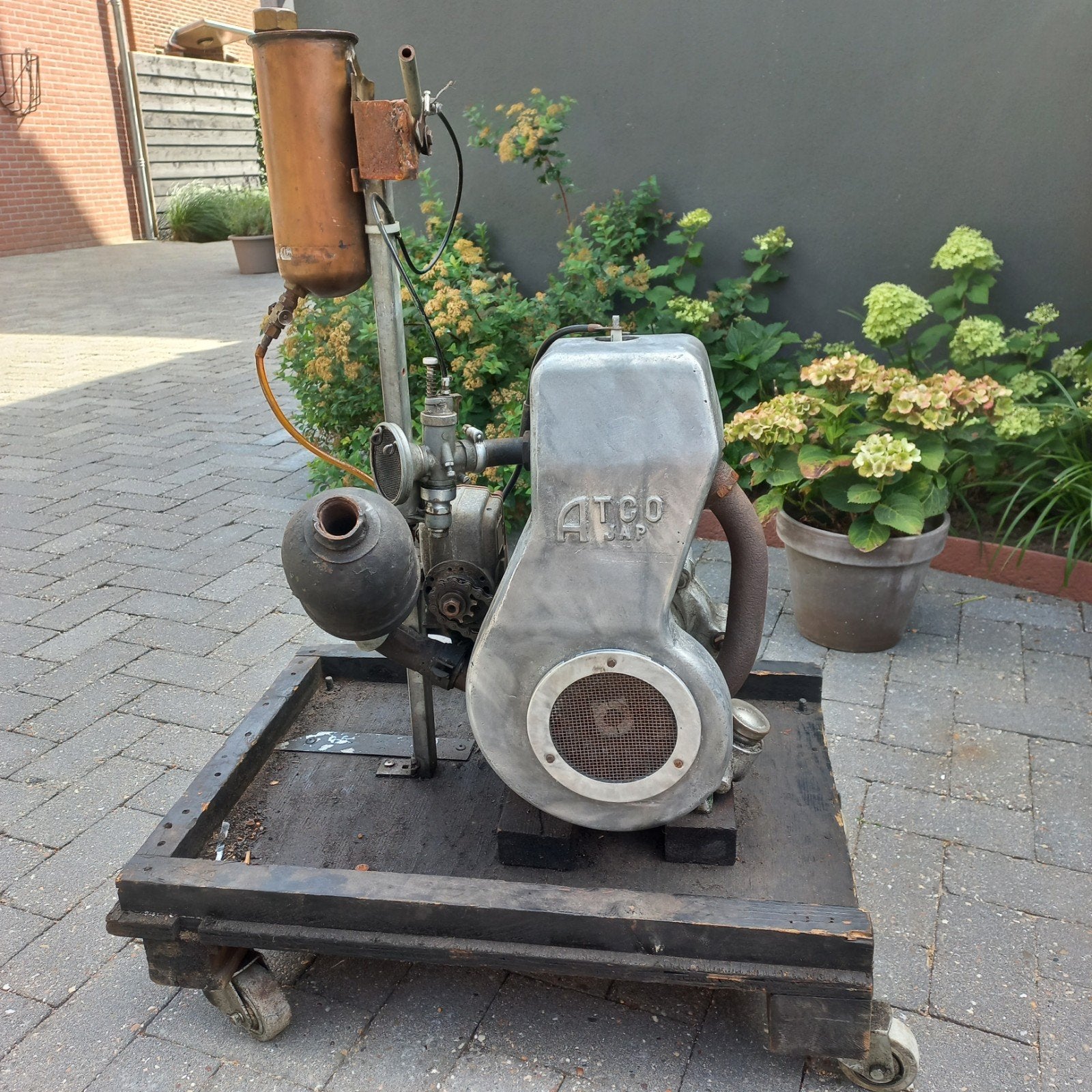 JAP /Atco  stationairmotor  met Amal carb., Ophalen