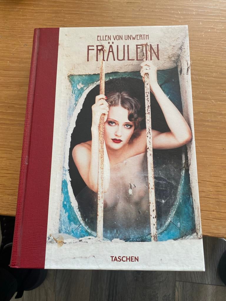 Ellen von Unwerth - Fräulein (Taschen), Ophalen of Verzenden, Zo goed als nieuw