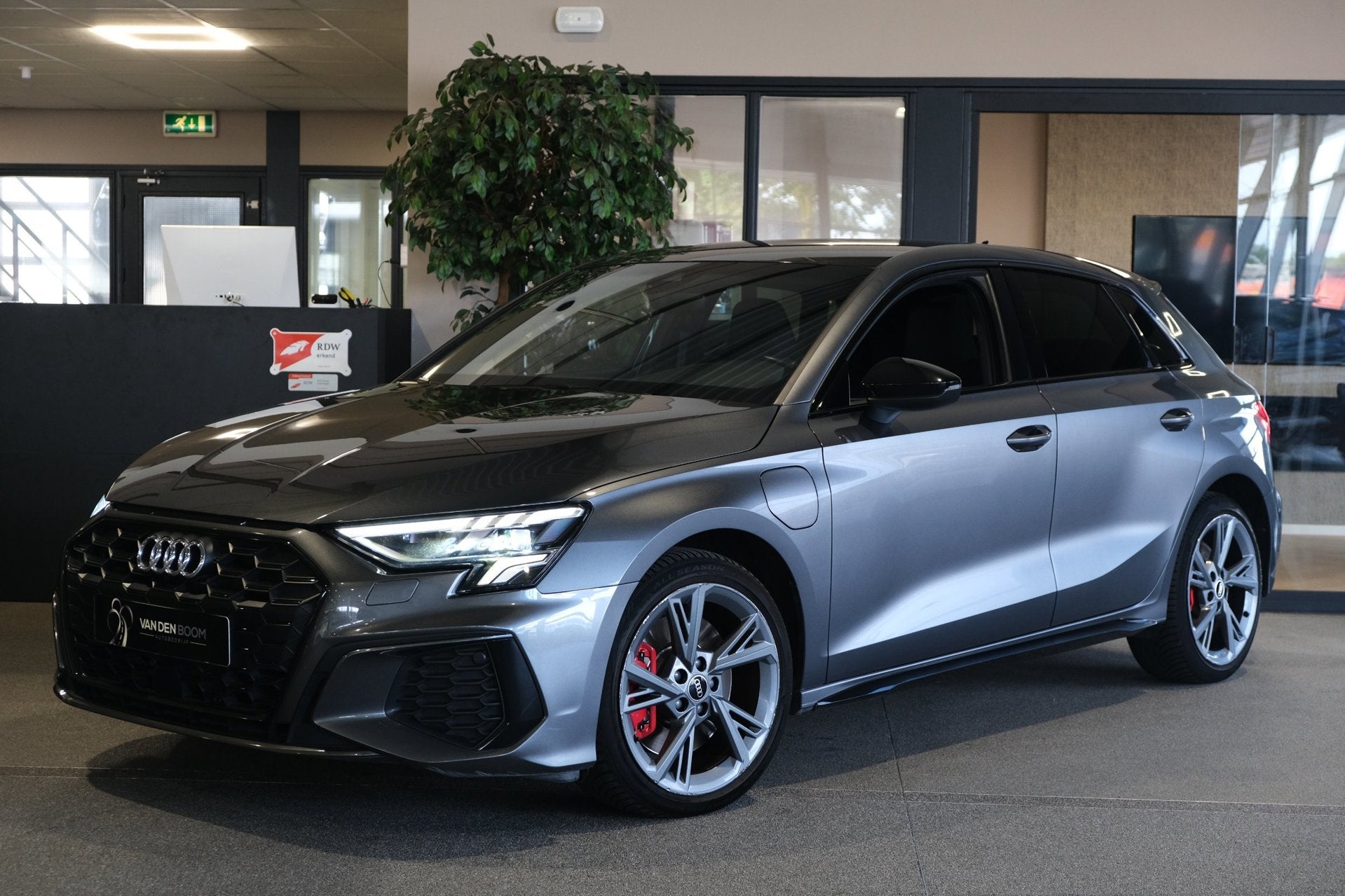 Audi A3 Sportback 45 TFSI e 245PK S-Tronic Matrix Led Navi V, Dealer onderhouden, Stof, Gebruikt, 4 cilinders