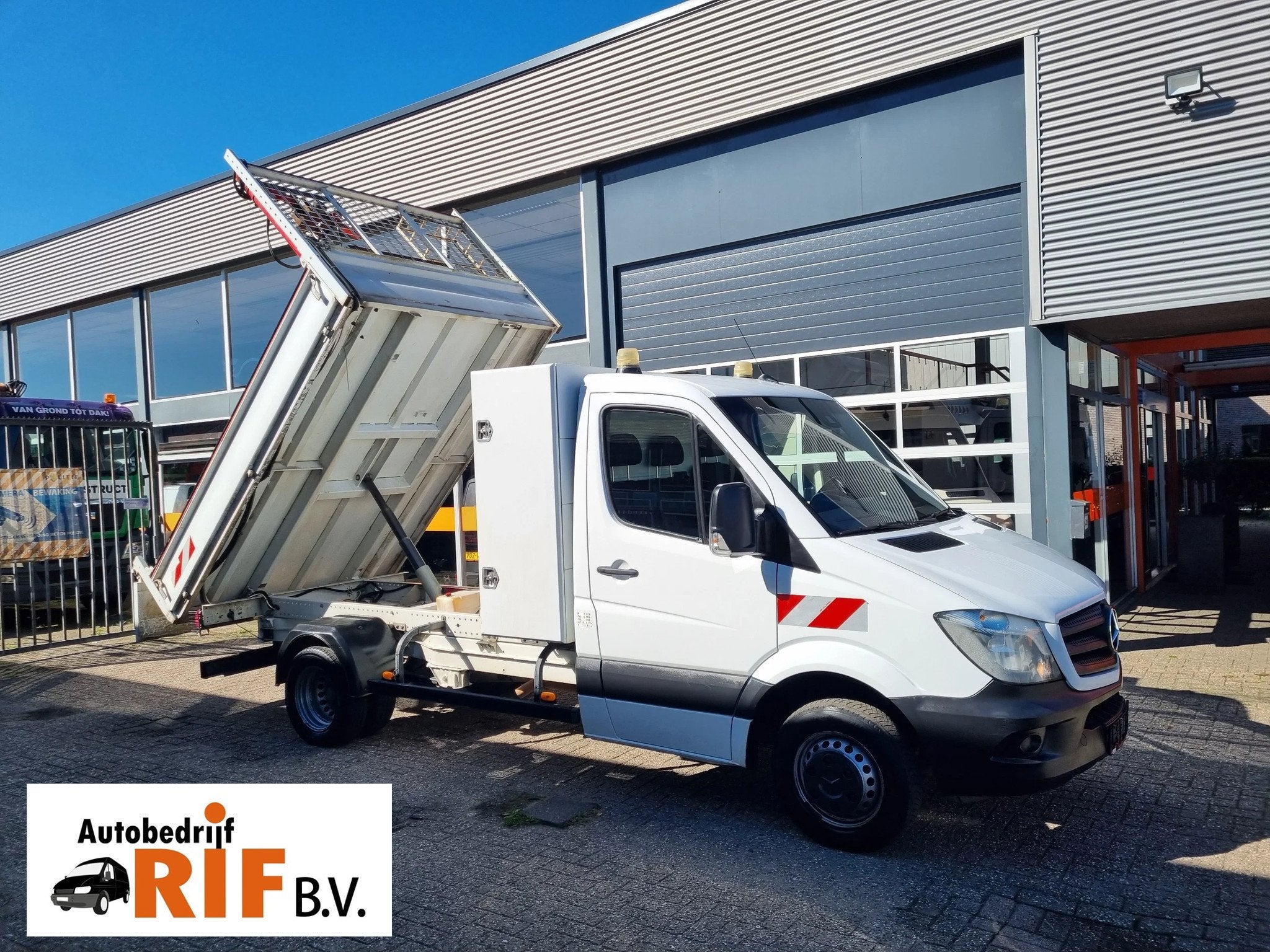 Mercedes-Benz Sprinter 516 CDI Kipper Euro 6 Hijskraan 250 k, Auto's, Achterwielaandrijving, Gebruikt, Euro 6, 2000 kg